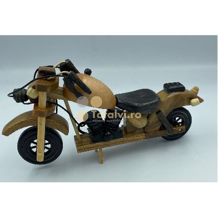 Motocicleta din lemn 