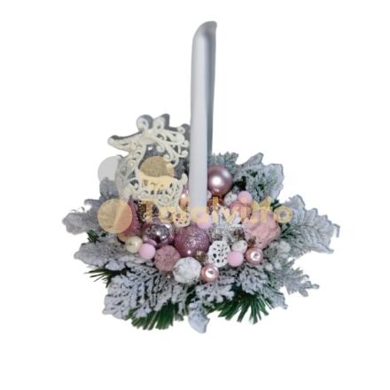 Karacsonyi dekoracio egy gyertyaval 