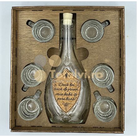Cutie cu șase pahare și sticlă "Dacă bei țuică de prună orice babă îți pare bună"
