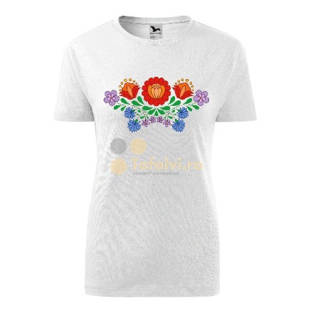 Tricou alb cu broderie florală tradițională românească – model inspirat din folclor